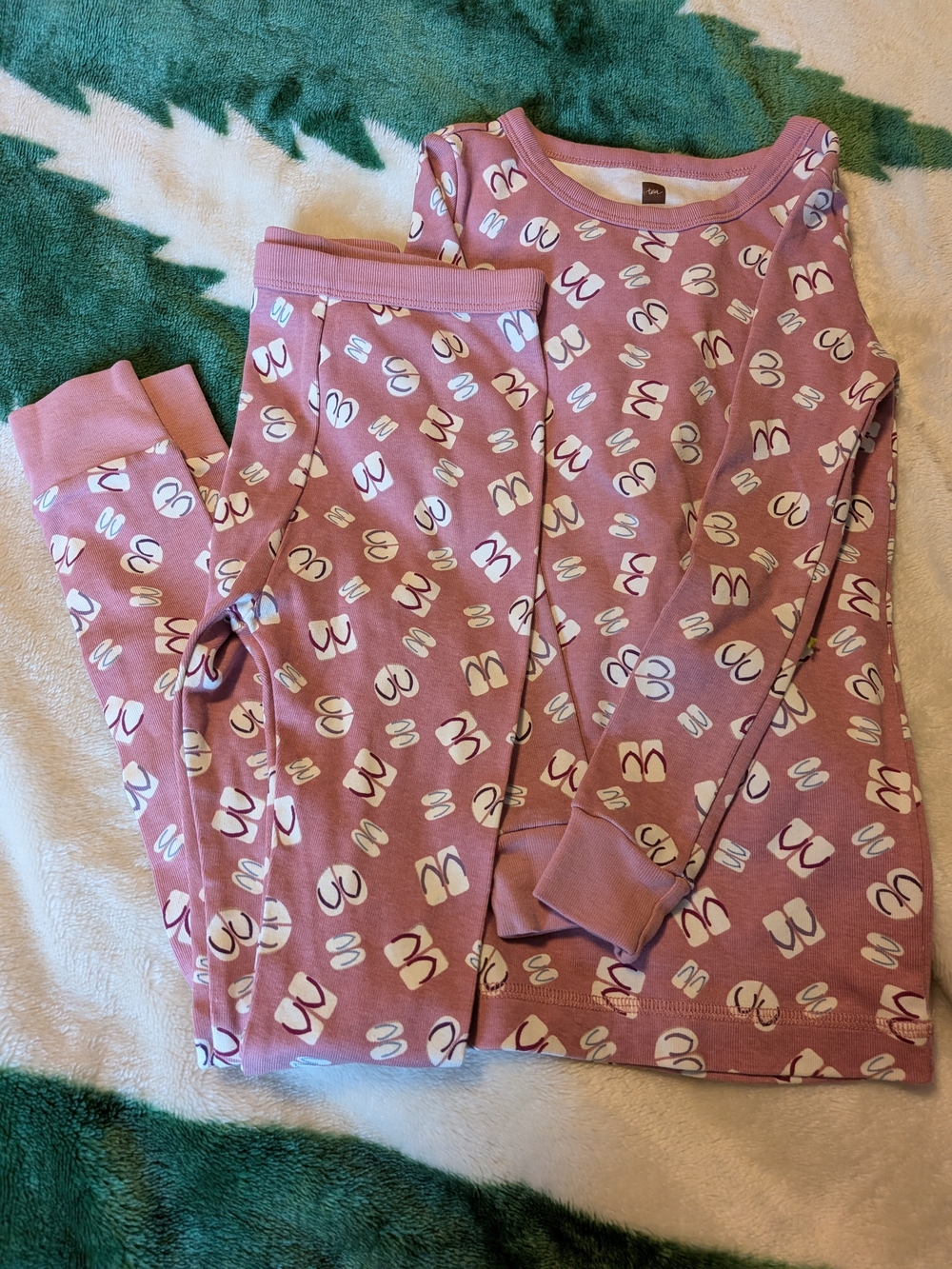 Tea Collection  Pink "Filp Flop" Print  Two-Piece Pajama Set